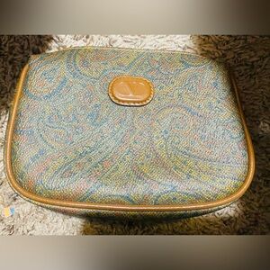 Valentino Garavani Paisley
Pouch Vintage Bag